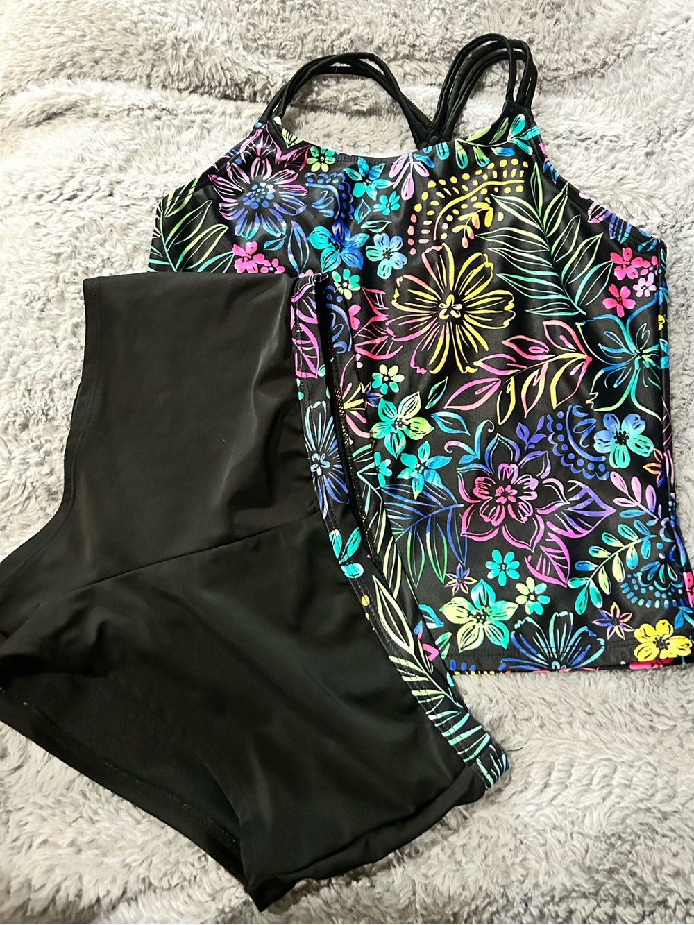 Girl’s Tankini Size 10/12 Black Floral Print Swimsuit